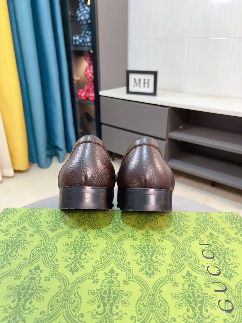Men's shoes 💰500🌹🌹Niuli [GUCCI Gucci] A new style of formal men's leather shoes is coming~ The original quality upper is made of patent leather imported from Italy, the leather is soft and delicate, comfortable and soft first-layer cowhide lining, rubber wear-resistant outsole, the shoe shape is dignified and domineering, and the luxury charm cannot be concealed! The natural and free nouveau riche leads the trend. Code number: 38-44